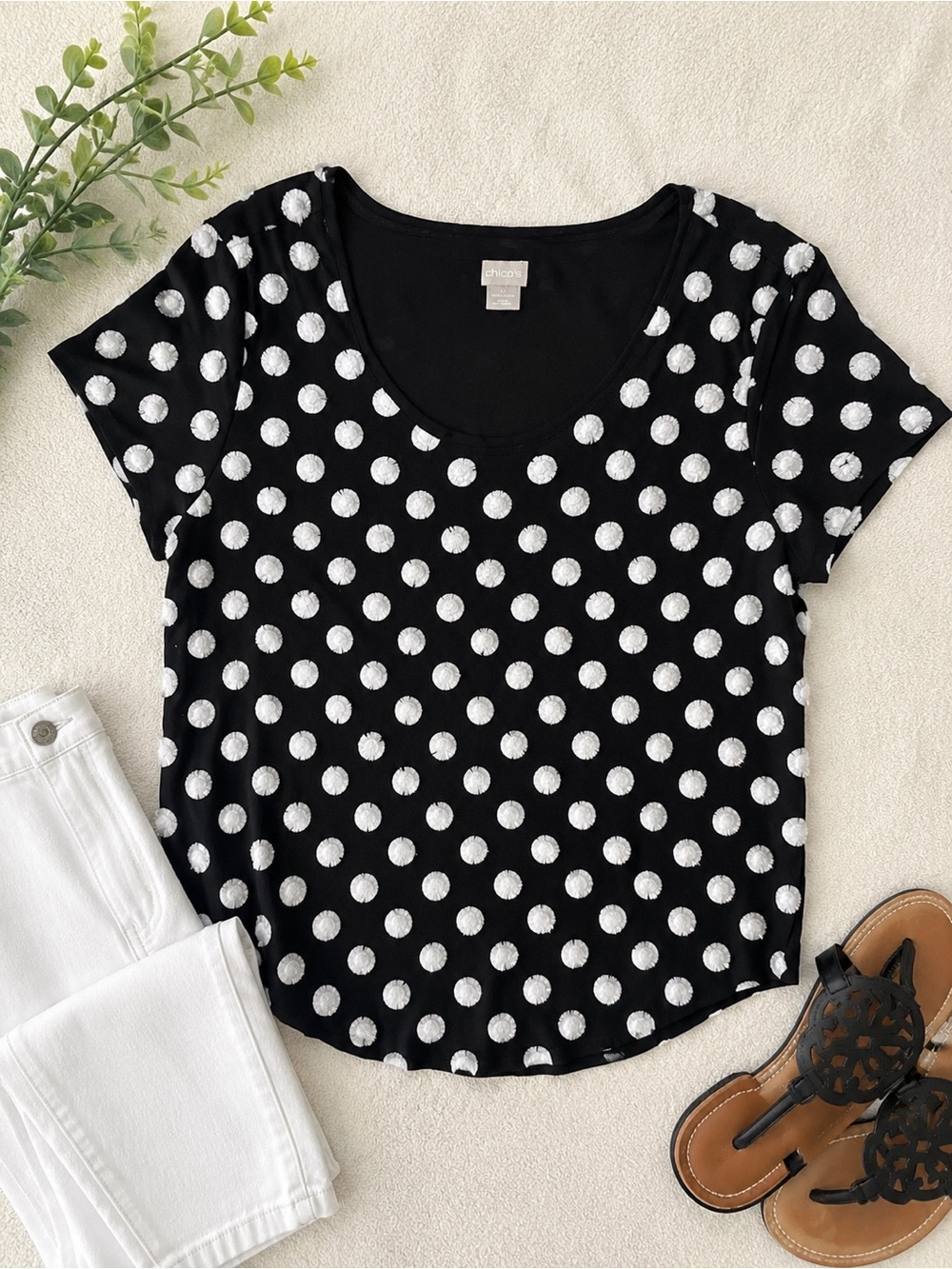 🖤🤍Chico’s Black Textured Polka Dot Blouse White Dot Top Size 2 Large🖤🤍